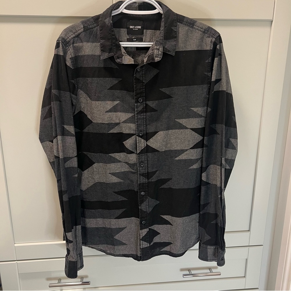 Vintage ONLY & SONS Charcoal and Black Slim Western Aztec Shirt | Men's Large